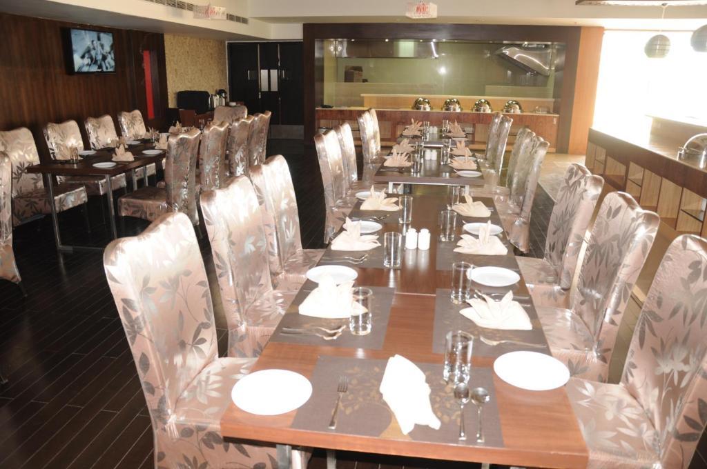 Fortune Select Grand Ridge, Tirupati - Member Itc Hotels' Group Zewnętrze zdjęcie A restaurant in India